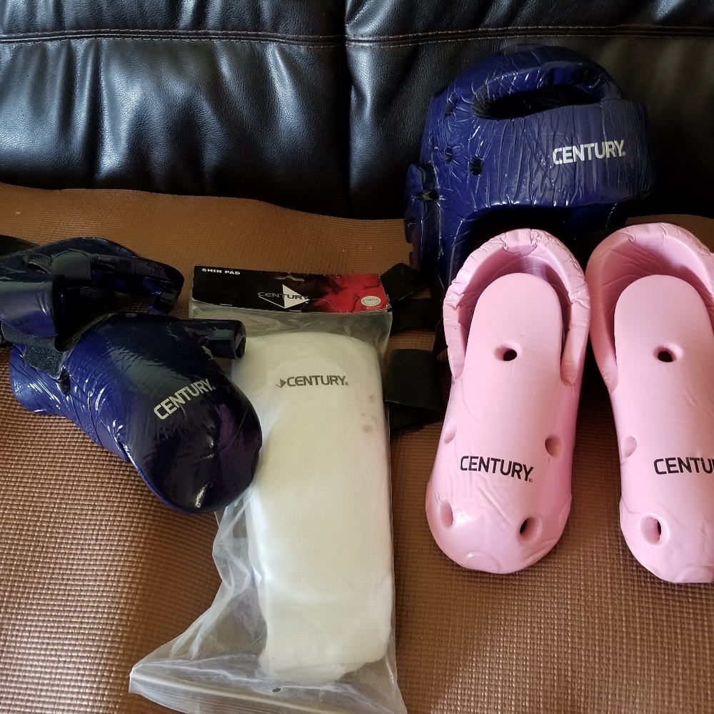 Century sparring gear, set youth size Karate